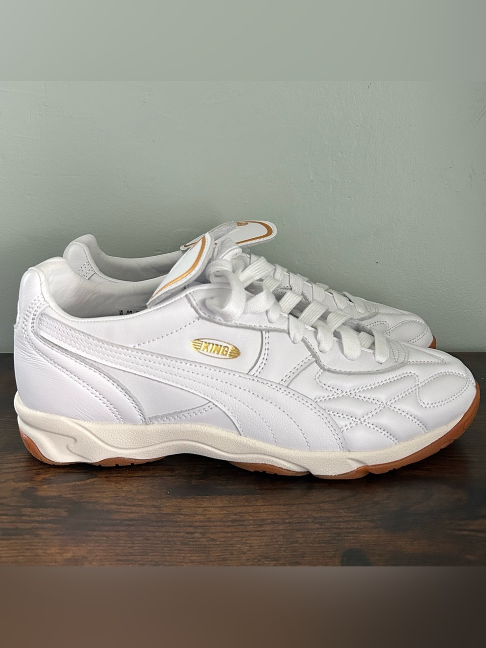 Puma King 21 IT Indoor Soccer Shoes Size Mens 11 White Gold Leather 401683-02